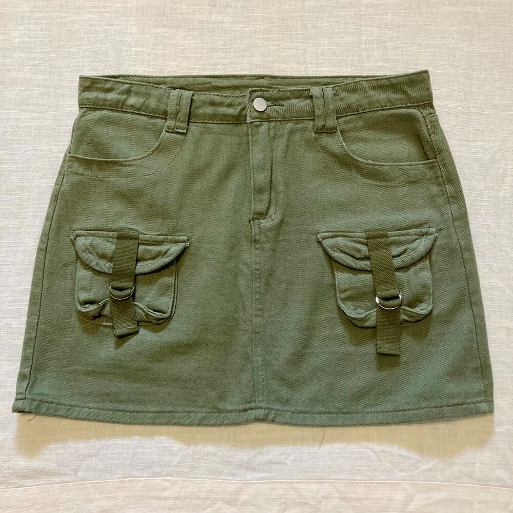 Like New Excellent Condition, SZ L, Cargo Mini Skirt, SZ L, Camo Green